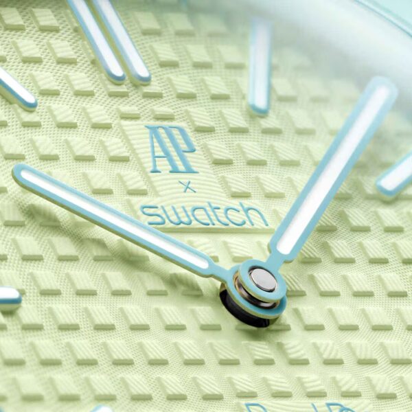 AP × Swatch Royal Pop Blaue Acht — Lifestyle 3 Royal Pop Blaue Acht lifestyle image 3